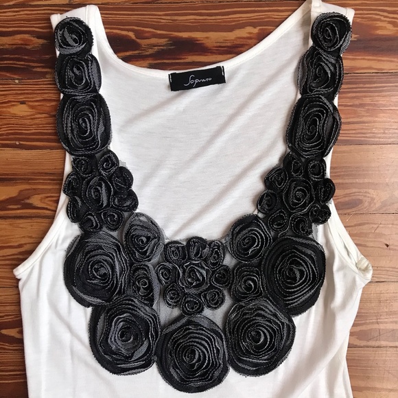 Soprano Black and White Dress with Floral Details - Picture 5 of 14